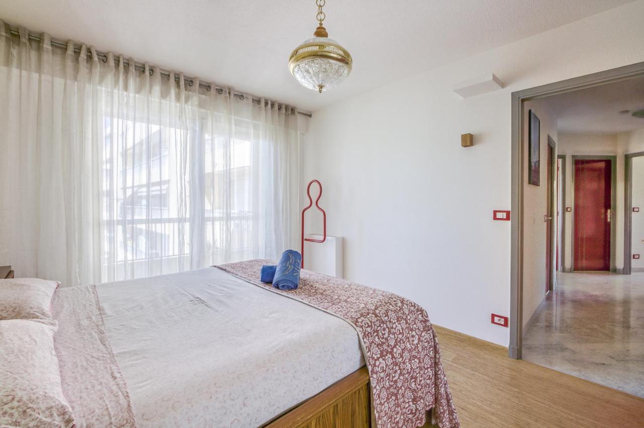 Greeter-Appartement Lumineux Avec Vue Sur La Mer Nizza Esterno foto