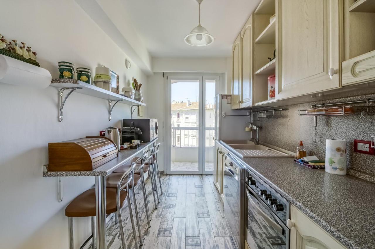 Greeter-Appartement Lumineux Avec Vue Sur La Mer Nizza Esterno foto